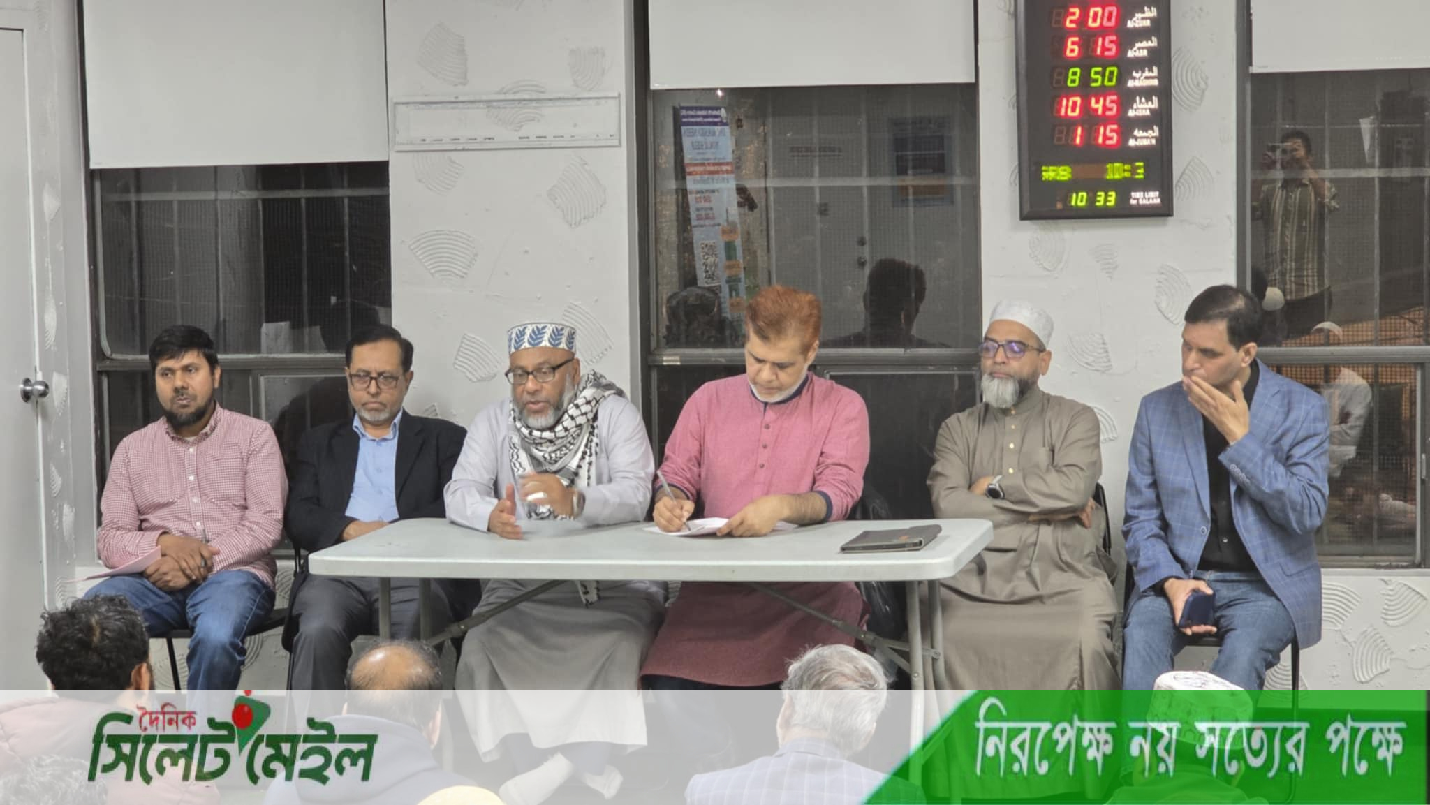 টরন্টোর ডেন্টোনিয়া পার্কে খোলা মাঠে ঈদুল আযহার প্রধান ঈদ জামাতের আয়োজন