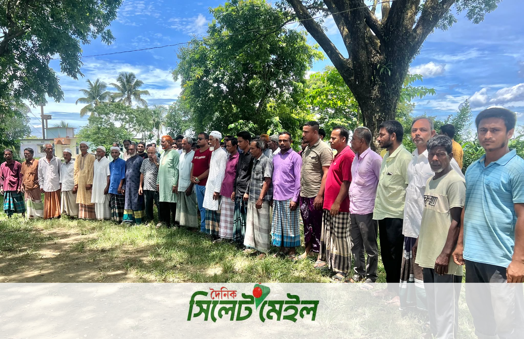 বিশ্বনাথে দু ষ্কৃ তি কা রী ও চু রে র বি রু দ্ধে গ্রামবাসীর প্রতিবাদ সভা