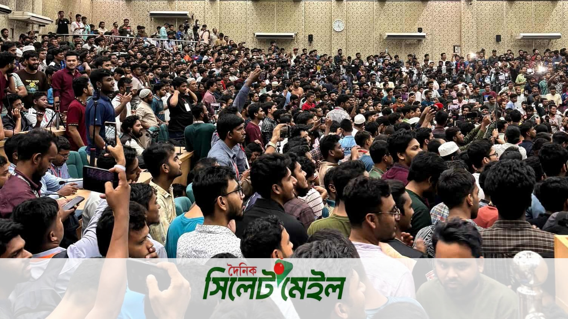 ডাকসুর ফল ঘোষণা নিয়ে প্রধান রিটার্নিং কর্মকর্তার জরুরি বার্তা