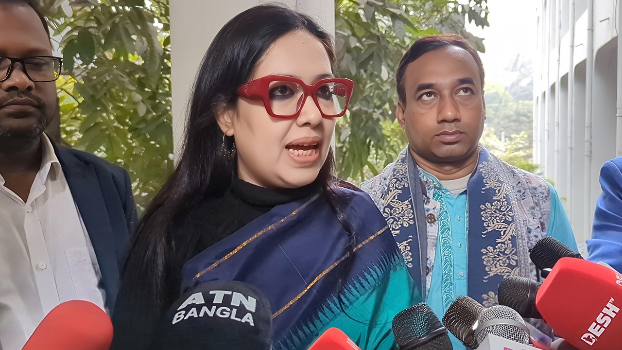 মনোনয়ন না দেওয়ায় দলের প্রতি কোনো কষ্ট নেই: রুমিন ফারহানা