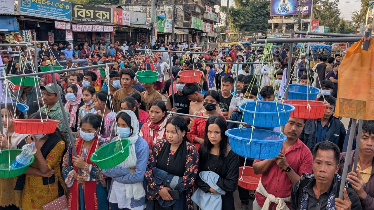 দাঁড়িপাল্লার পক্ষে চাকমা, মারমা ও ত্রিপুরাদের গণমিছিল