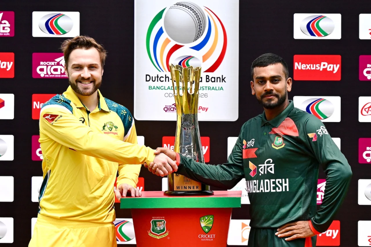 অস্ট্রেলিয়ার বিপক্ষে টস হেরে ব্যাটিংয়ে বাংলাদেশ