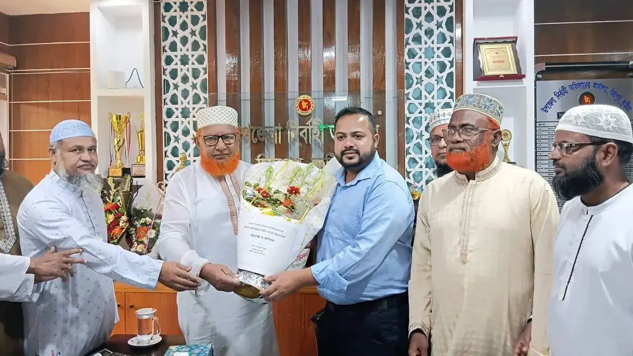 ইউএনওকে সংবর্ধনা দিলেন জামায়াত এমপি