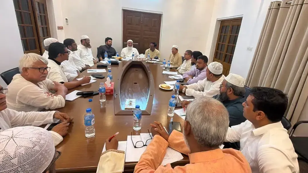 ৬ আগস্ট বিদ্যুৎ ও গ্যাস অফিস ঘেরাও কর্মসূচি ঘোষণা ১১ দলীয় ঐক্যের