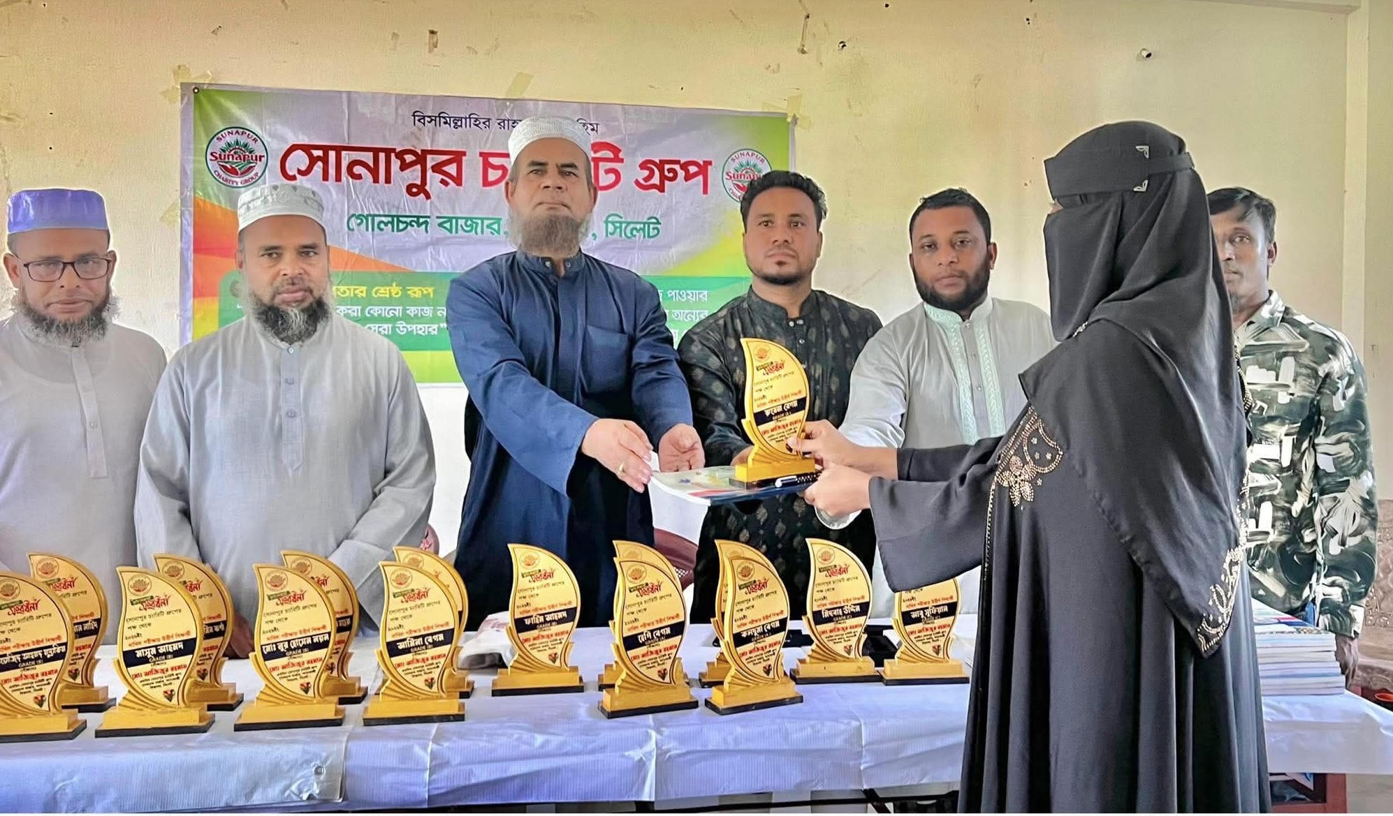 বিশ্বনাথে দাখিল উত্তীর্ণ কৃতি শিক্ষার্থীদের সংবর্ধনা প্রদান করলো সোনাপুর চ‍্যারিটি গ্রুপ