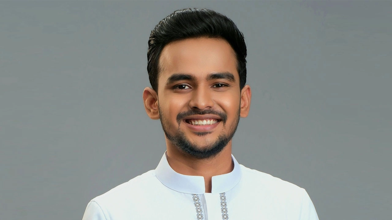 মক্কায় ক্ষমতাসীন দলের নেতাদের হোটেল কেনার হিড়িক পড়েছে: আসিফ মাহমুদ