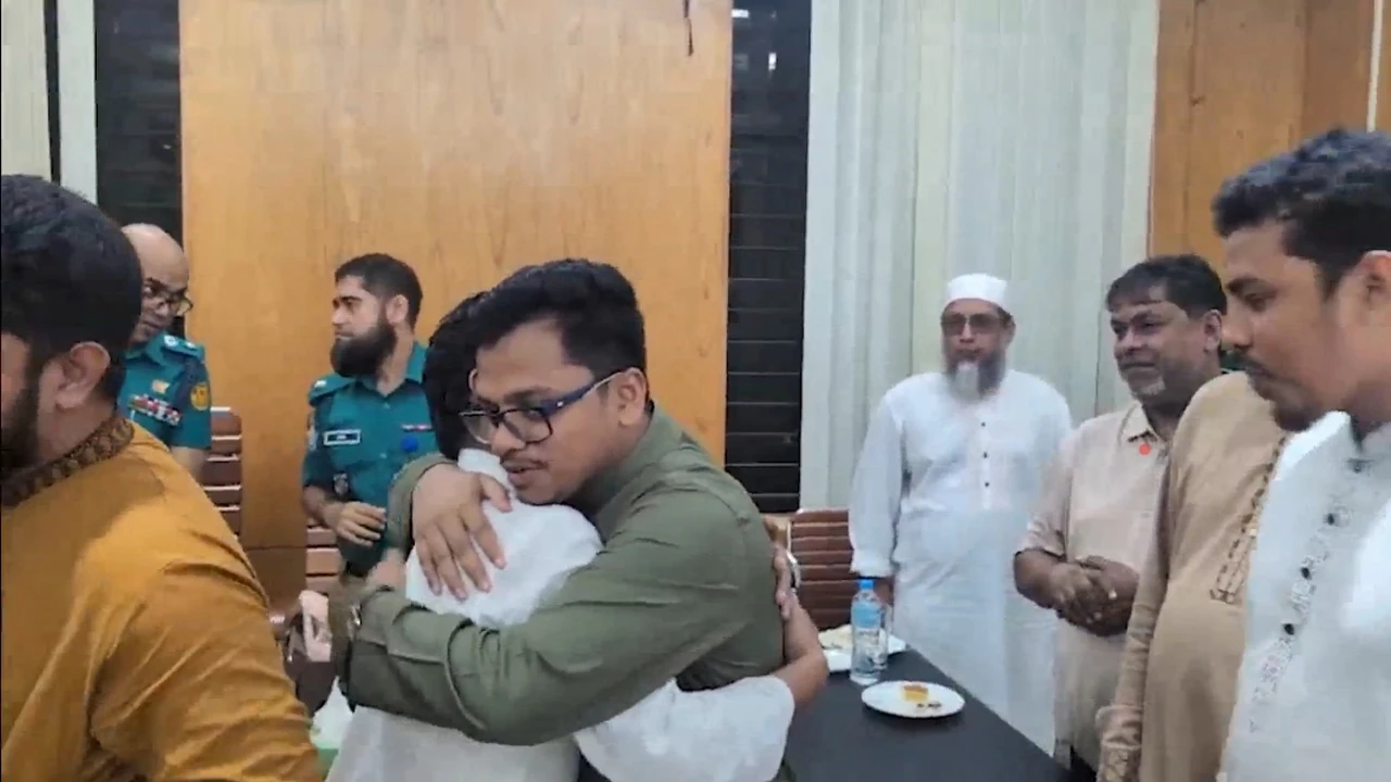 আলিয়া মাদ্রাসা ক্যাম্পাসে সহাবস্থানে একমত ছাত্রদল ও ছাত্রশিবির