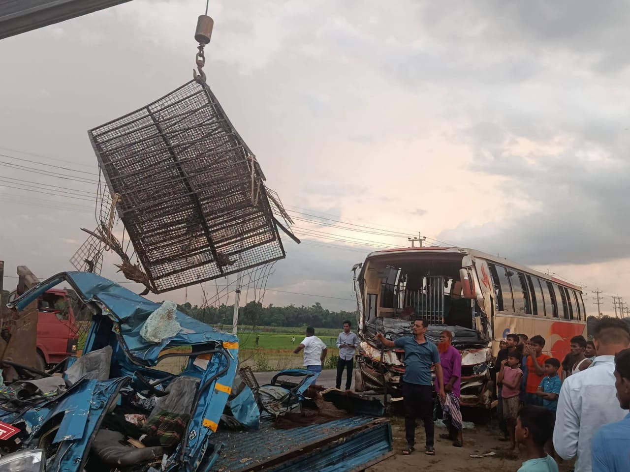 মাধবপুরে এনা পরিবহন-পিকআপ মুখোমুখি সংঘর্ষে নিহত ১, আহত ৪