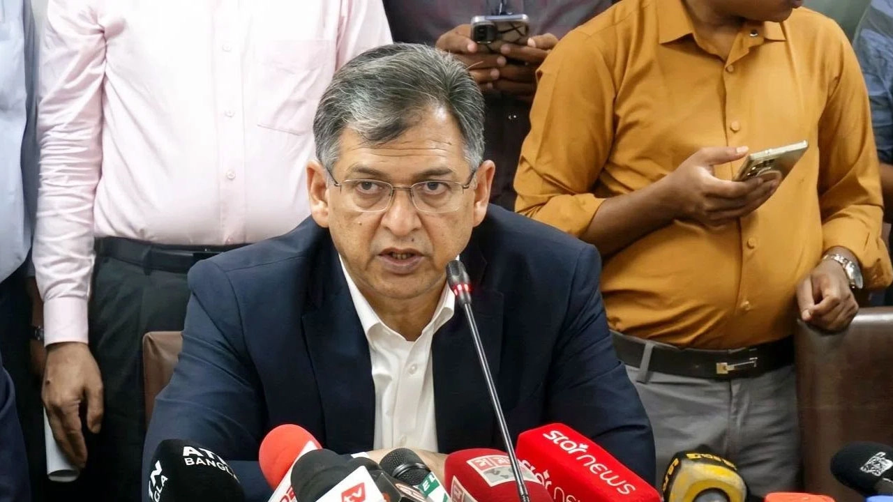 চাঁদাবাজি মামলায় আটকদের এক সপ্তাহ আটকে রাখা যাচ্ছে না: স্বরাষ্ট্রমন্ত্রী
