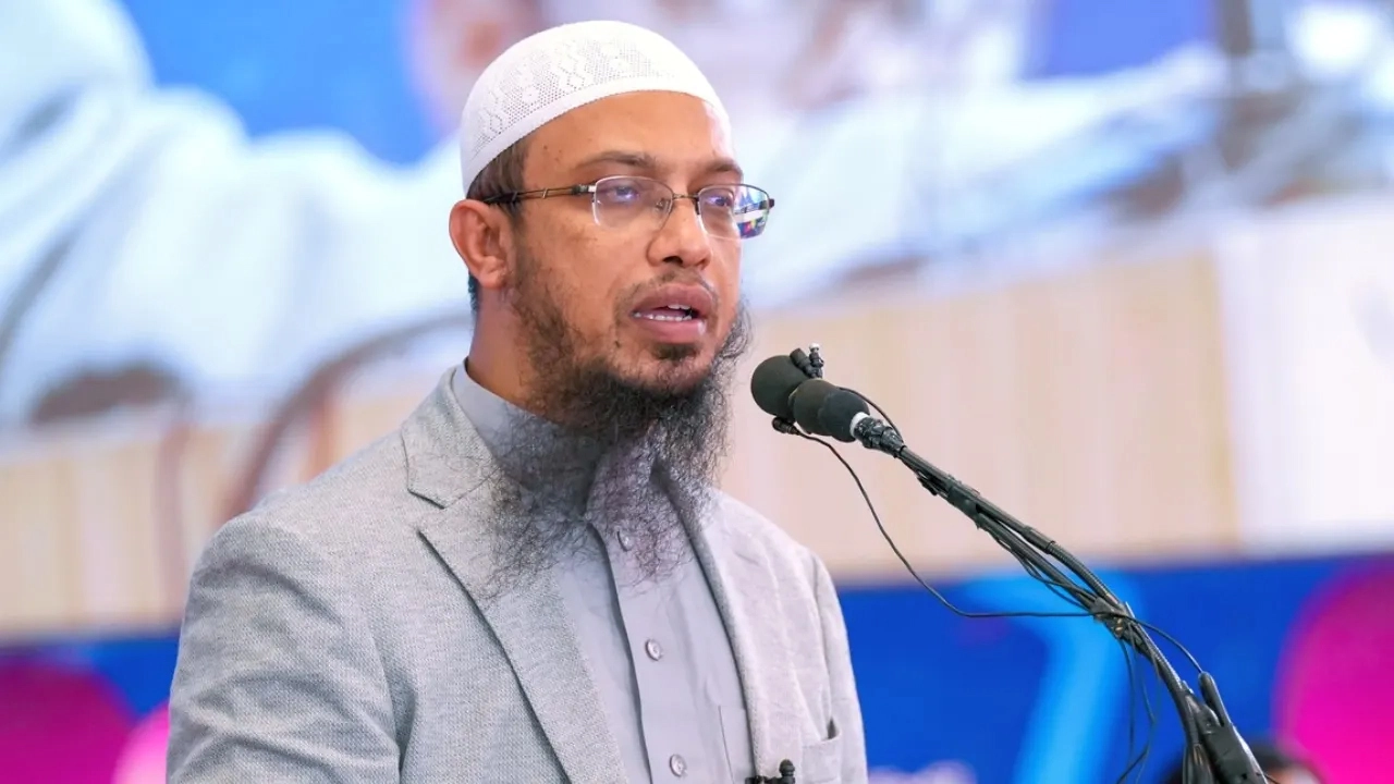যে কারণে ধর্ম উপদেষ্টা ও বায়তুল মোকাররমের খতিব হতে রাজি হননি আহমাদুল্লাহ